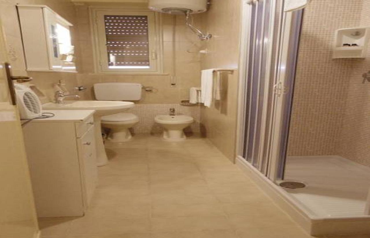Bed & Parking Apartment Palermo Bagian luar foto