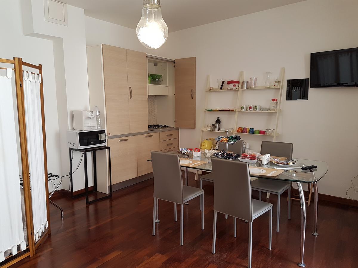 Bed & Parking Apartment Palermo Bagian luar foto