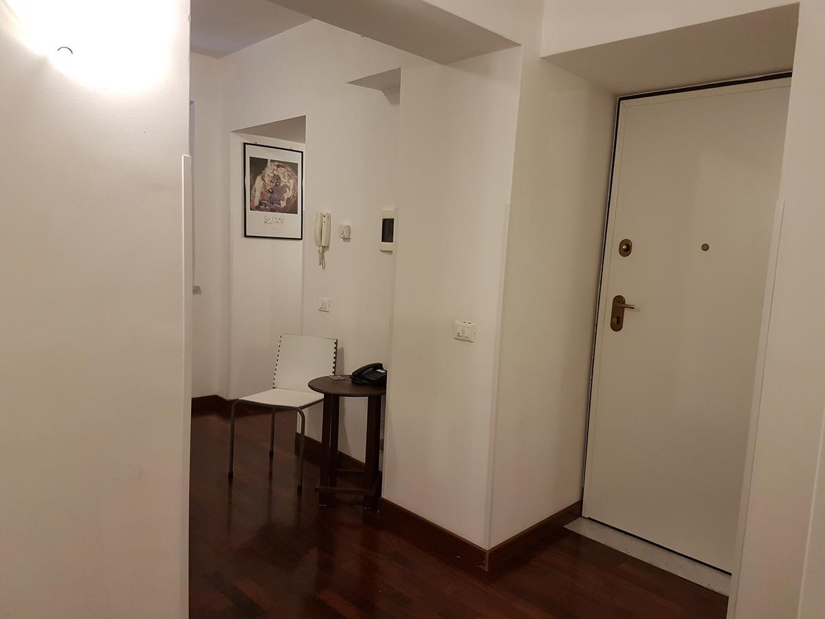 Bed & Parking Apartment Palermo Bagian luar foto