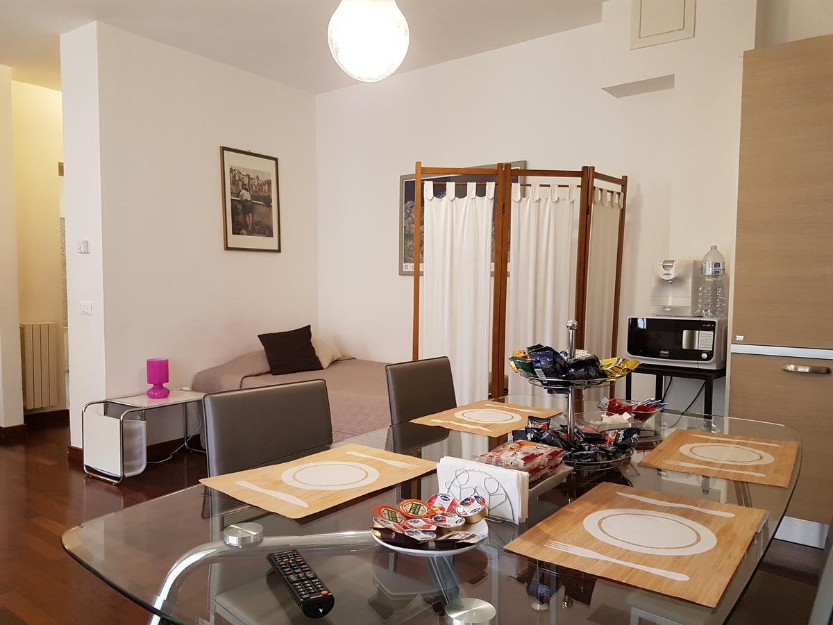 Bed & Parking Apartment Palermo Bagian luar foto