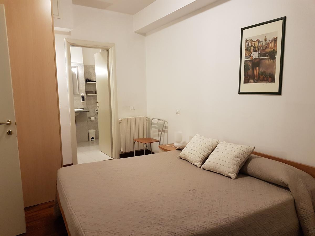 Bed & Parking Apartment Palermo Bagian luar foto
