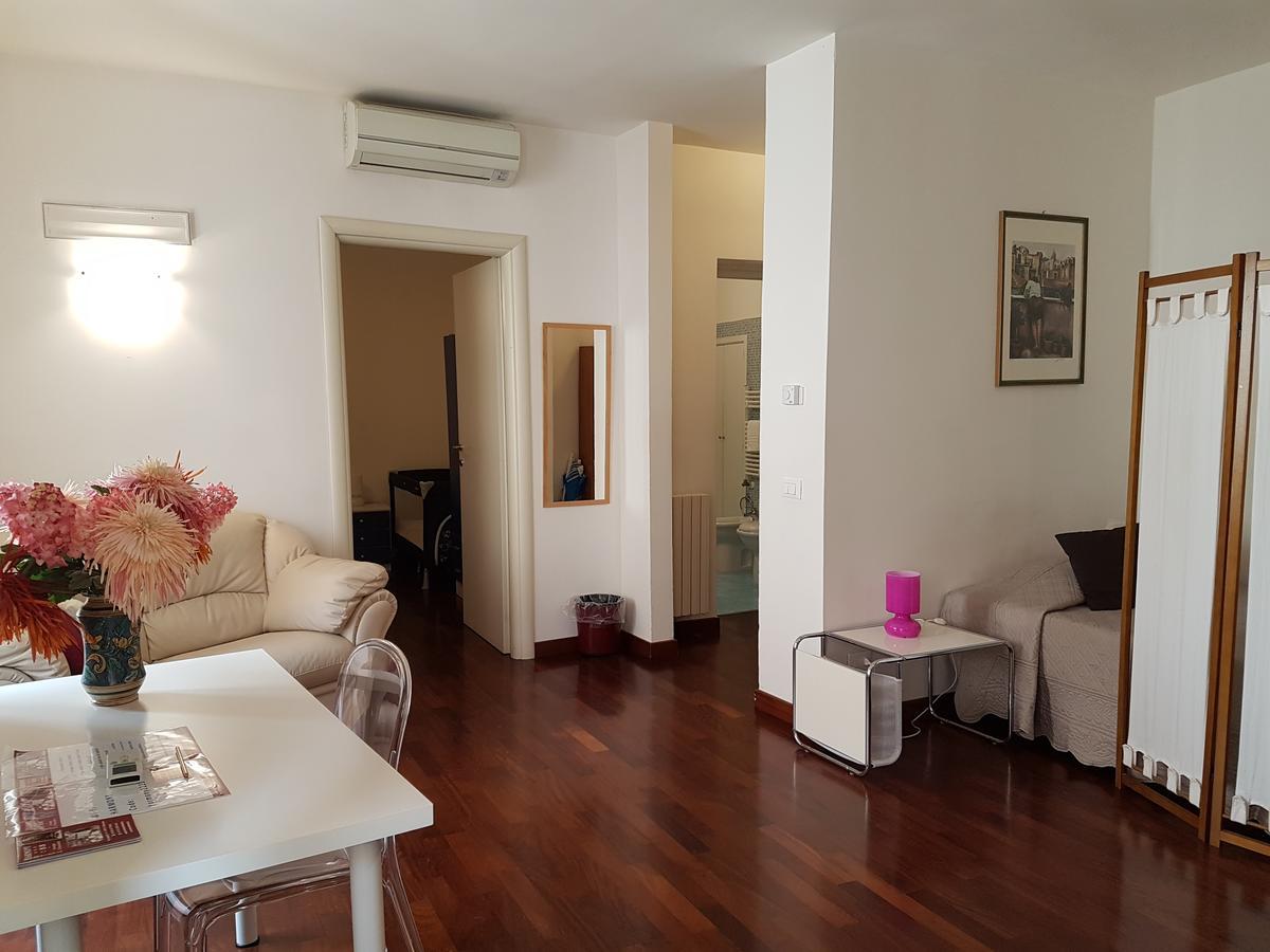 Bed & Parking Apartment Palermo Bagian luar foto