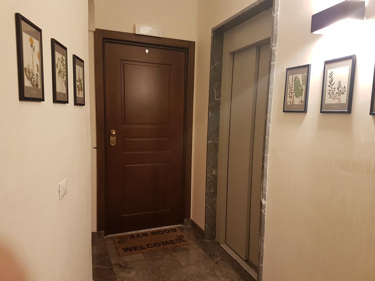 Bed & Parking Apartment Palermo Bagian luar foto