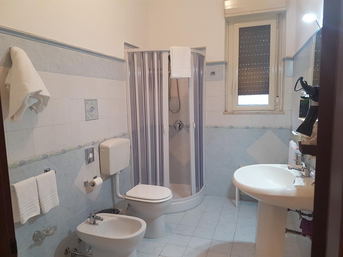 Bed & Parking Apartment Palermo Bagian luar foto